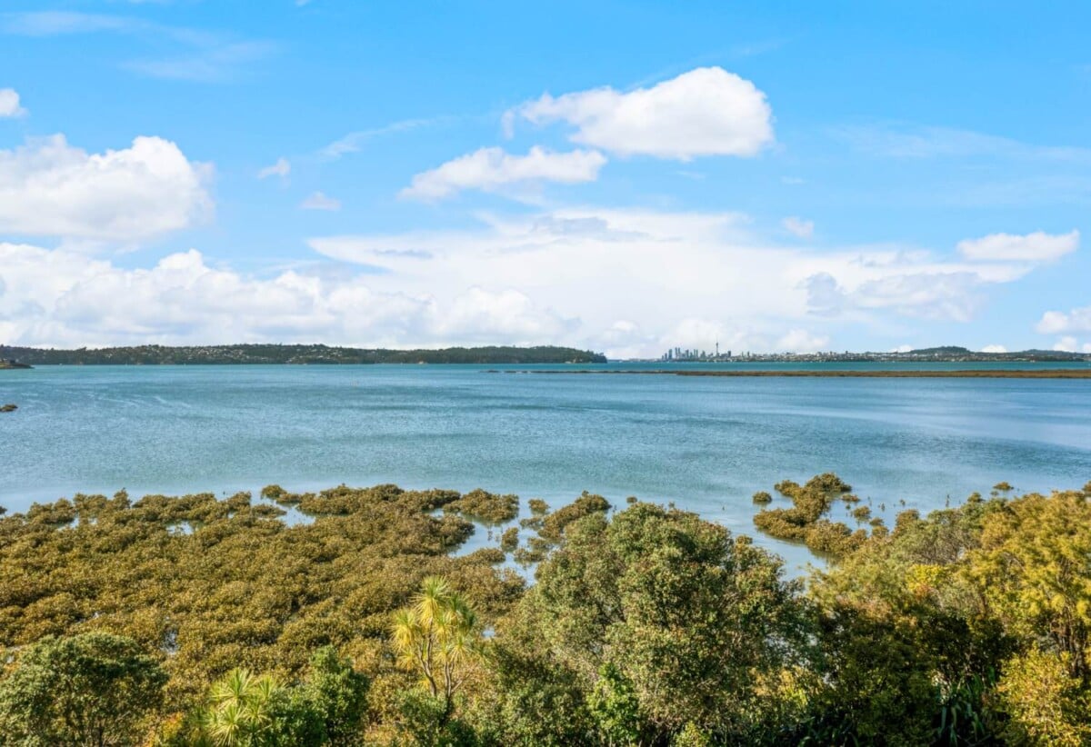 5 beds 5.5 baths house on 707m² section, Panoramic Seaview, a triple garage and a private heated pool, Constructed from polished concrete blocks and aluminum, 66 Seacrest Drive, West Harbour, Auckland