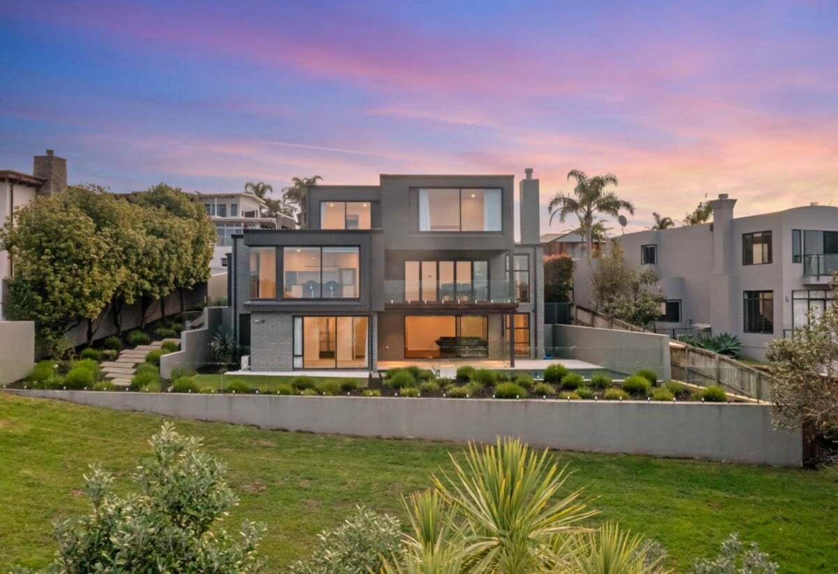 5 beds 5.5 baths house on 707m² section, Panoramic Seaview, a triple garage and a private heated pool, Constructed from polished concrete blocks and aluminum, 66 Seacrest Drive, West Harbour, Auckland