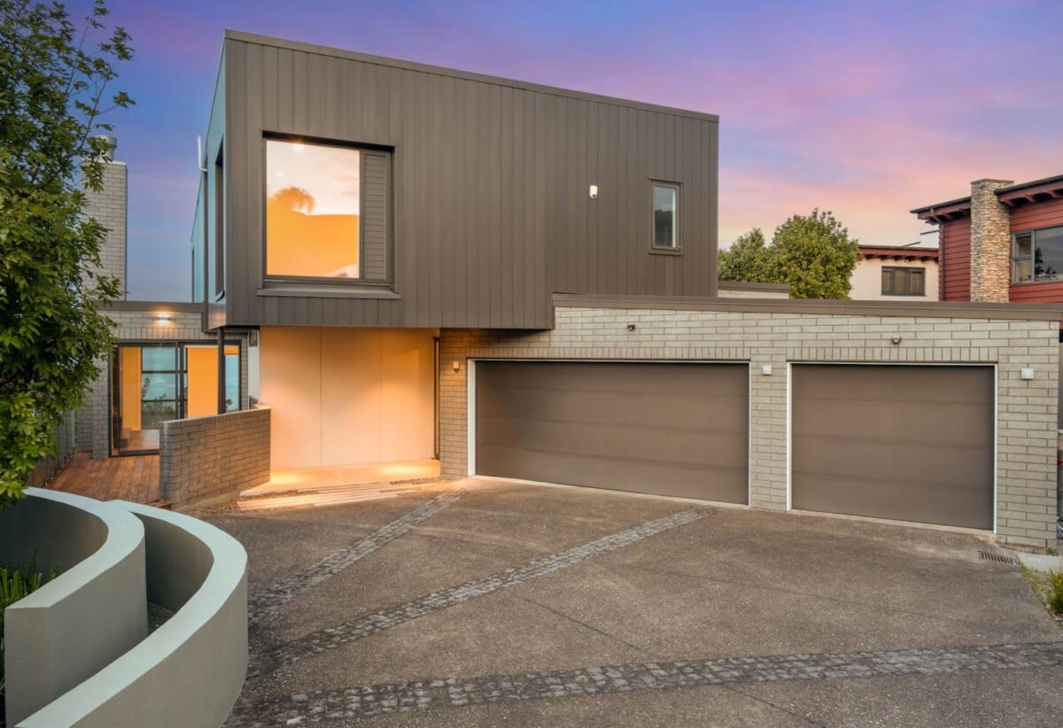 5 beds 5.5 baths house on 707m² section, Panoramic Seaview, a triple garage and a private heated pool, Constructed from polished concrete blocks and aluminum, 66 Seacrest Drive, West Harbour, Auckland