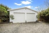 6 beds lifestyle house on 7370m² land, a media room, a swimming pool, and a pool house with a toilet. a 2 beds minor dwelling, a large 8 x 8m workshop, 7 Pineview Lane, Helensville, Auckland