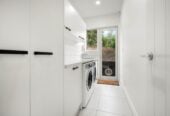 6 beds lifestyle house on 7370m² land, a media room, a swimming pool, and a pool house with a toilet. a 2 beds minor dwelling, a large 8 x 8m workshop, 7 Pineview Lane, Helensville, Auckland