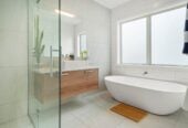 6 beds lifestyle house on 7370m² land, a media room, a swimming pool, and a pool house with a toilet. a 2 beds minor dwelling, a large 8 x 8m workshop, 7 Pineview Lane, Helensville, Auckland
