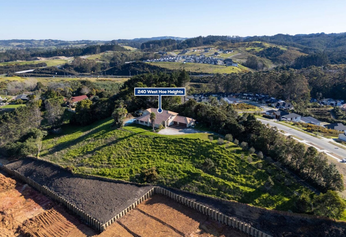 Sea views, 6 beds house on 1.0025ha land, Recently re-zoned under the Unitary Plan, it is ripe for subdivision, 240 West Hoe Heights, Orewa, Auckland
