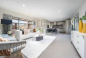 Avondale College zone, Brick & Tile 3 beds house on 367m² section, 134B Avondale Road, Avondale, Auckland