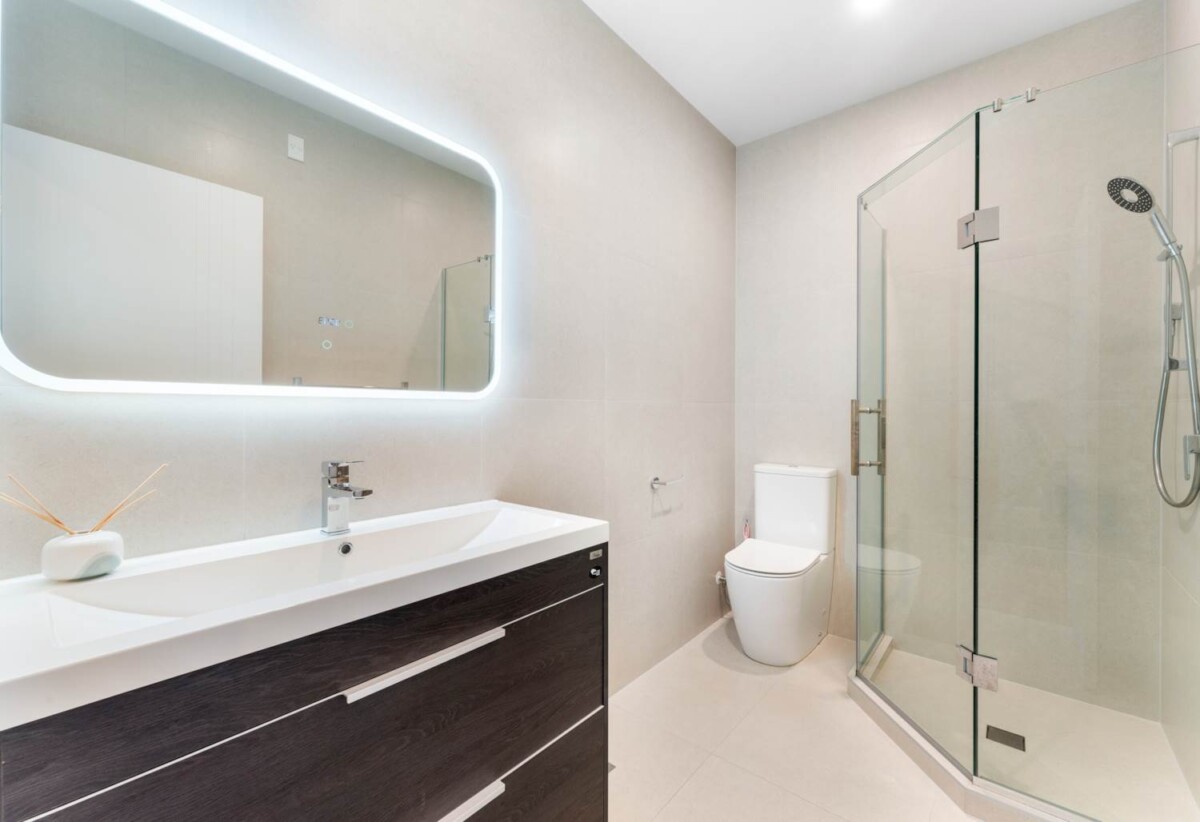 Top-rated schools, 4 beds home, walks to schools, shops, 15 Waterlily Street, Hobsonville, Auckland
