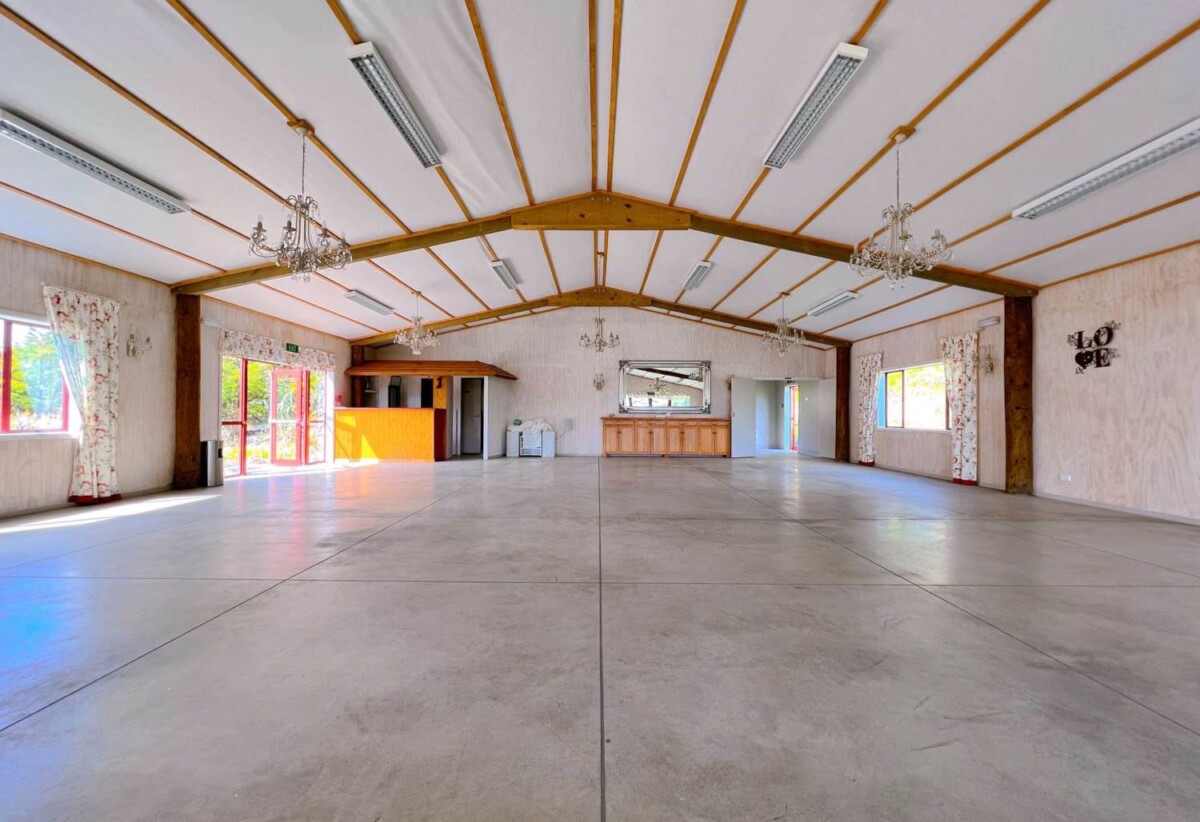 Once home to the renowned Queendom Garden Event Centre, 5 Mediterranean-style modern house on 26.9ha lakeview land, commercial kitchen , banquet hall, potential for subdivision into 4 title, 240 Monowai Road, Wainui, Auckland