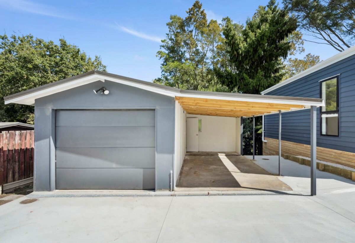 Ignore CV – Must Sell Before Christmas, Renovated 4 beds house on 1151m² section, 3 beds home + 1 bed sleepout, 36 Don Buck Road, Massey, Auckland