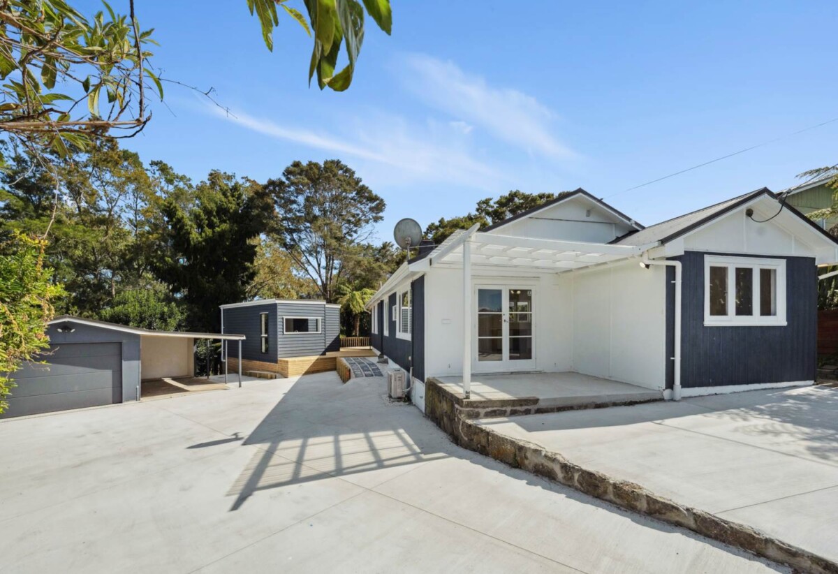 Ignore CV – Must Sell Before Christmas, Renovated 4 beds house on 1151m² section, 3 beds home + 1 bed sleepout, 36 Don Buck Road, Massey, Auckland