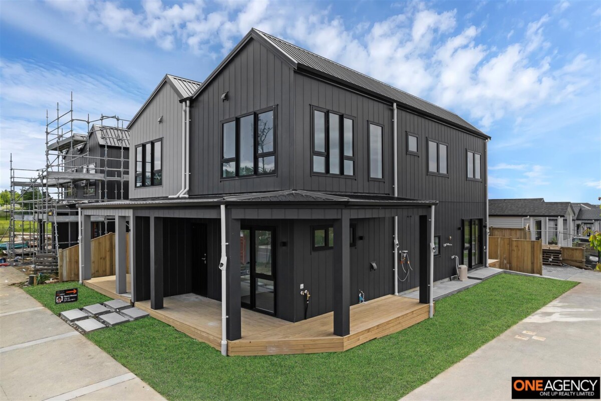 10 Year Master Build Guarantee, Brand New 4 Beds Corner Home, 18 Waimarie Drive, Drury, Auckland