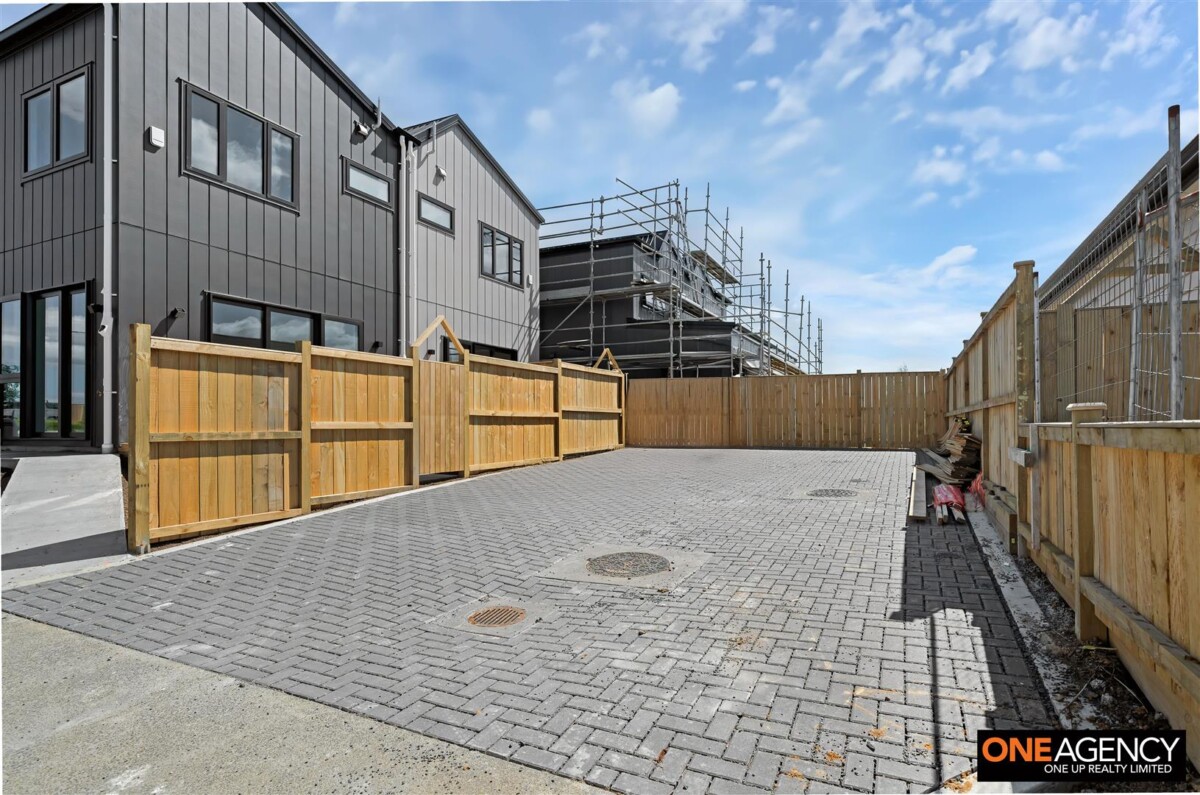 10 Year Master Build Guarantee, Brand New 4 Beds Corner Home, 18 Waimarie Drive, Drury, Auckland