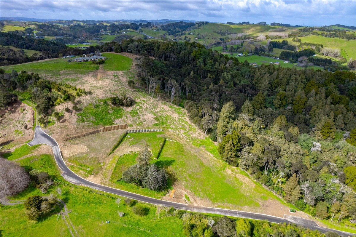 Each section 2500m2 approx, Lifestyle Sections by the Golf Course, 132-138 Whitford Park Road, Whitford, Auckland