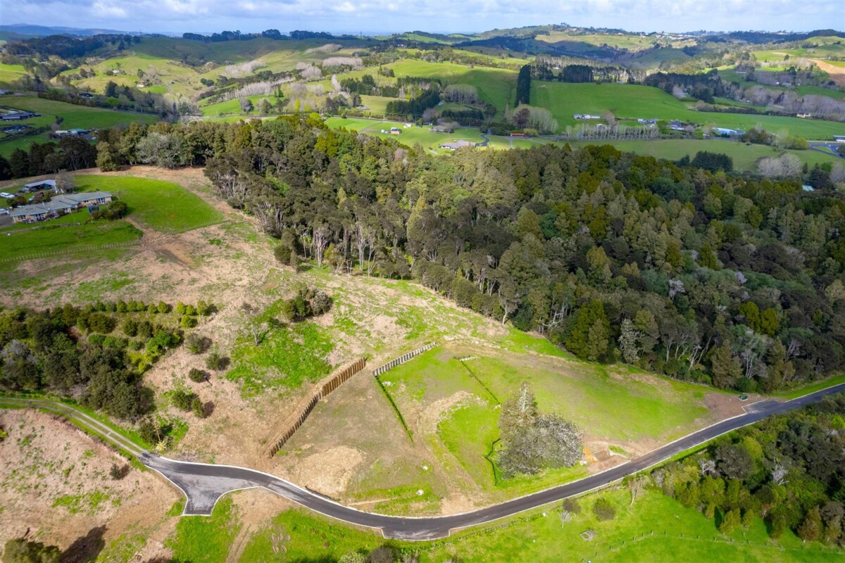 Each section 2500m2 approx, Lifestyle Sections by the Golf Course, 132-138 Whitford Park Road, Whitford, Auckland