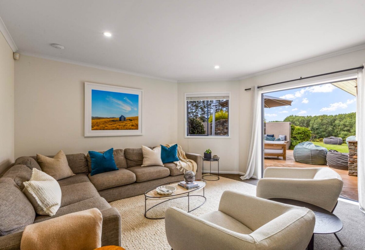 Home & Income Paradise with Subdivision Potential, Coatesville School zone, 6 beds lifestyle houses on 3.3400ha land, 4 beds main home, 2 beds minor dwelling, 41 Berenice Lane, Coatesville, Auckland