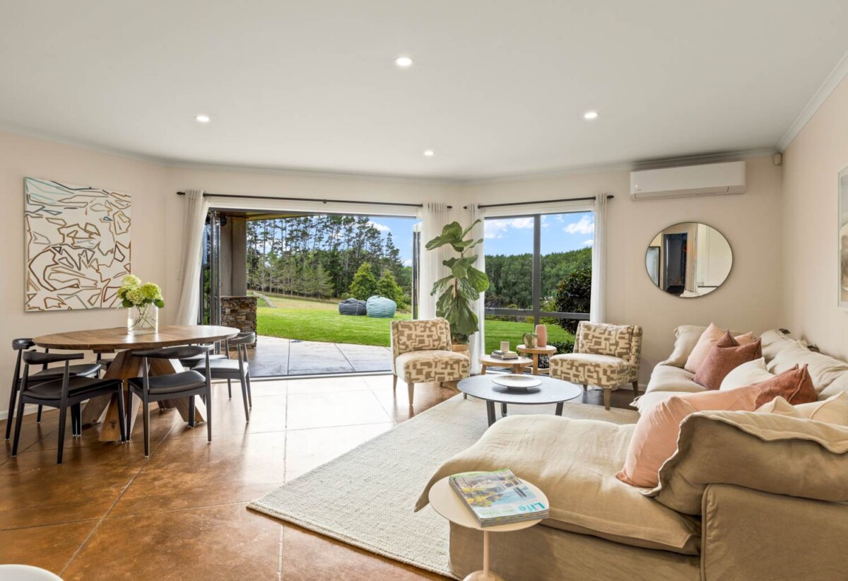 Home & Income Paradise with Subdivision Potential, Coatesville School zone, 6 beds lifestyle houses on 3.3400ha land, 4 beds main home, 2 beds minor dwelling, 41 Berenice Lane, Coatesville, Auckland