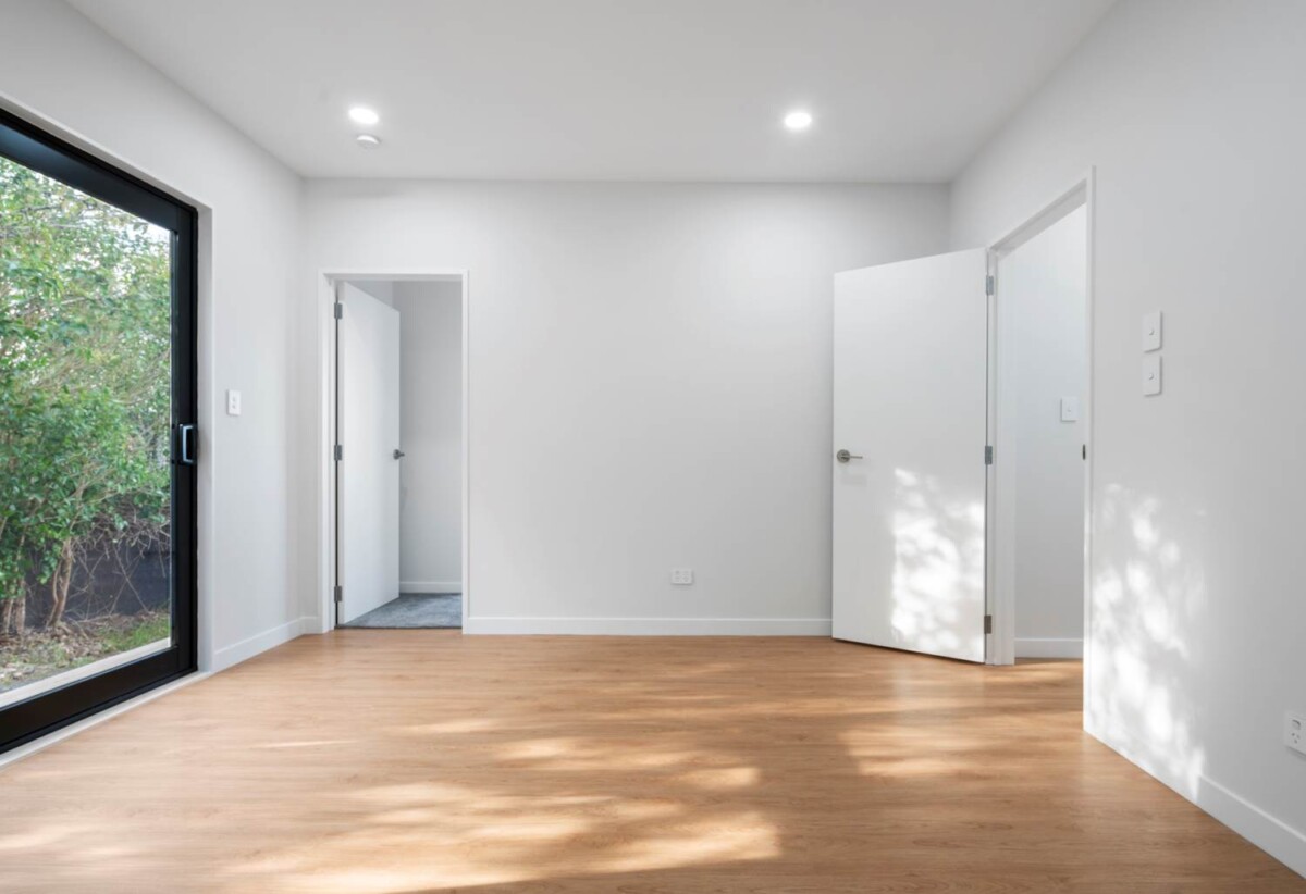 Motivated vendor, sea views, brandnew 6 beds (4+2) house on 356m² section, walk to Te Atatu village centre shops, supermarket, 7A Fairlea Road, Te Atatu South, Auckland