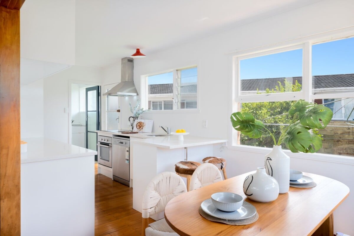 3 beds brick house on 455m2 section, walks to schools, minutes to supermarket & shops, 39 Harrington Road, Henderson, Auckland