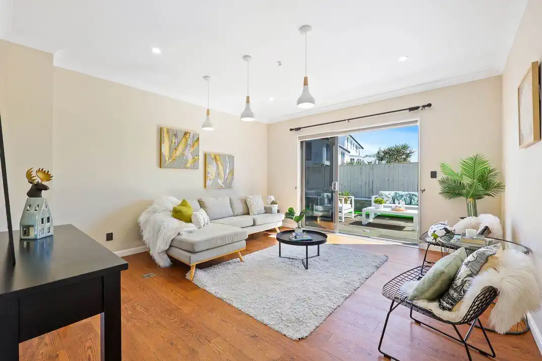 Macleans Zone, Sea views, 7 beds house on 575m2 section, with Self-Contained Granny Flat, 41 Compass Point Way, Half Moon Bay, Auckland