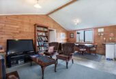 2.7704ha land, just recently rezoned to MHU and ready for development, 4 beds house, 3 beds cottage, 1 bed flat, 27 Royal Doulton Drive, Pukekohe, Auckland