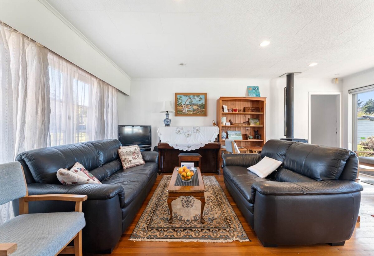 4 beds lifestyle house on 4980m² land, Close to motorways, shopping centers, 59 Kauri Road, Whenuapai, Auckland