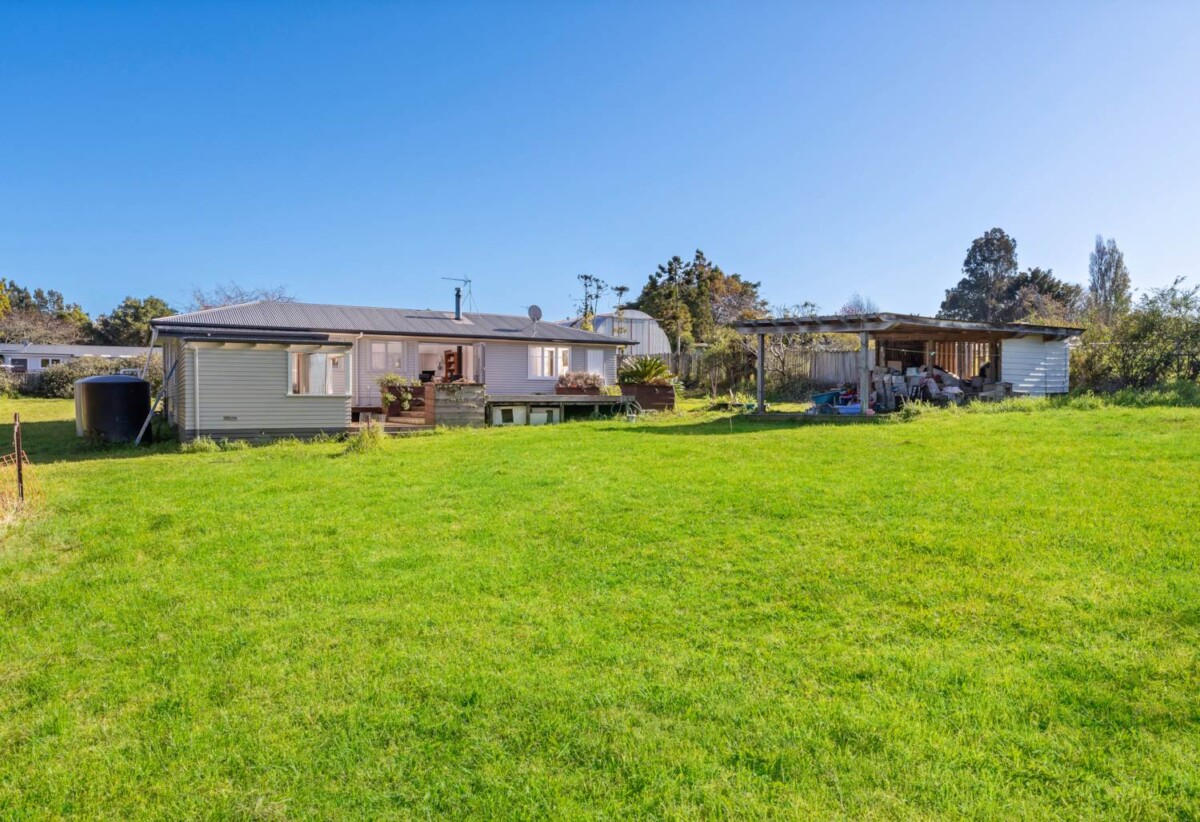 4 beds lifestyle house on 4980m² land, Close to motorways, shopping centers, 59 Kauri Road, Whenuapai, Auckland