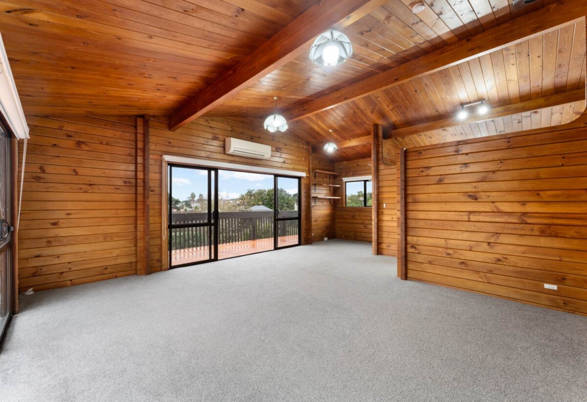Top school zones, Character 3 beds house on 715m² section, a wrap-around decks with views, 10 Lagoon Way, West Harbour, Auckland