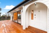 Top school zones, Character 3 beds house on 715m² section, a wrap-around decks with views, 10 Lagoon Way, West Harbour, Auckland