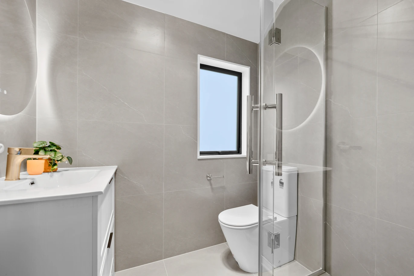 Brandnew, Smart Layout Parkside 2 beds + study home, moments from shopping centres, 3/18 Albert Road, Kelston, Auckland