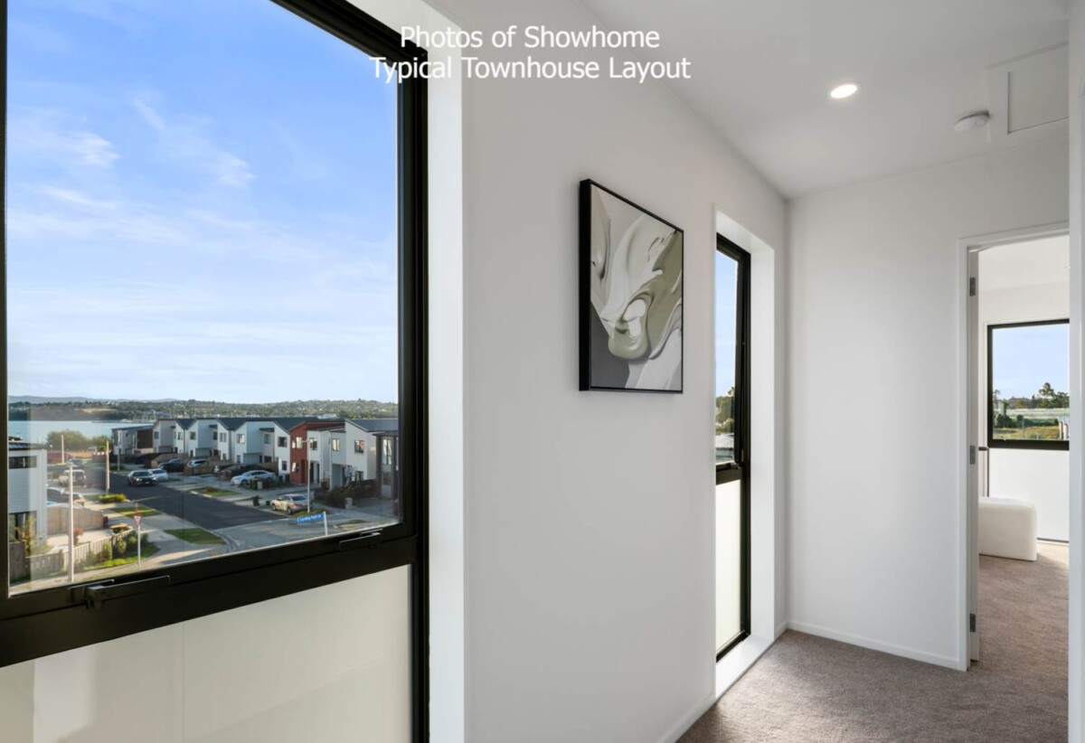 Brandnew 3 beds 3 baths plus study home, 2/10 Scott Road, Hobsonville, Auckland