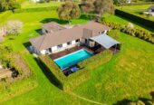 Motivated overseas vendor, 4 beds lifestyle house on 10,000m² (1ha) of flat, Future Urban-zoned land, 32C Koraha Road, Kumeu, Auckland