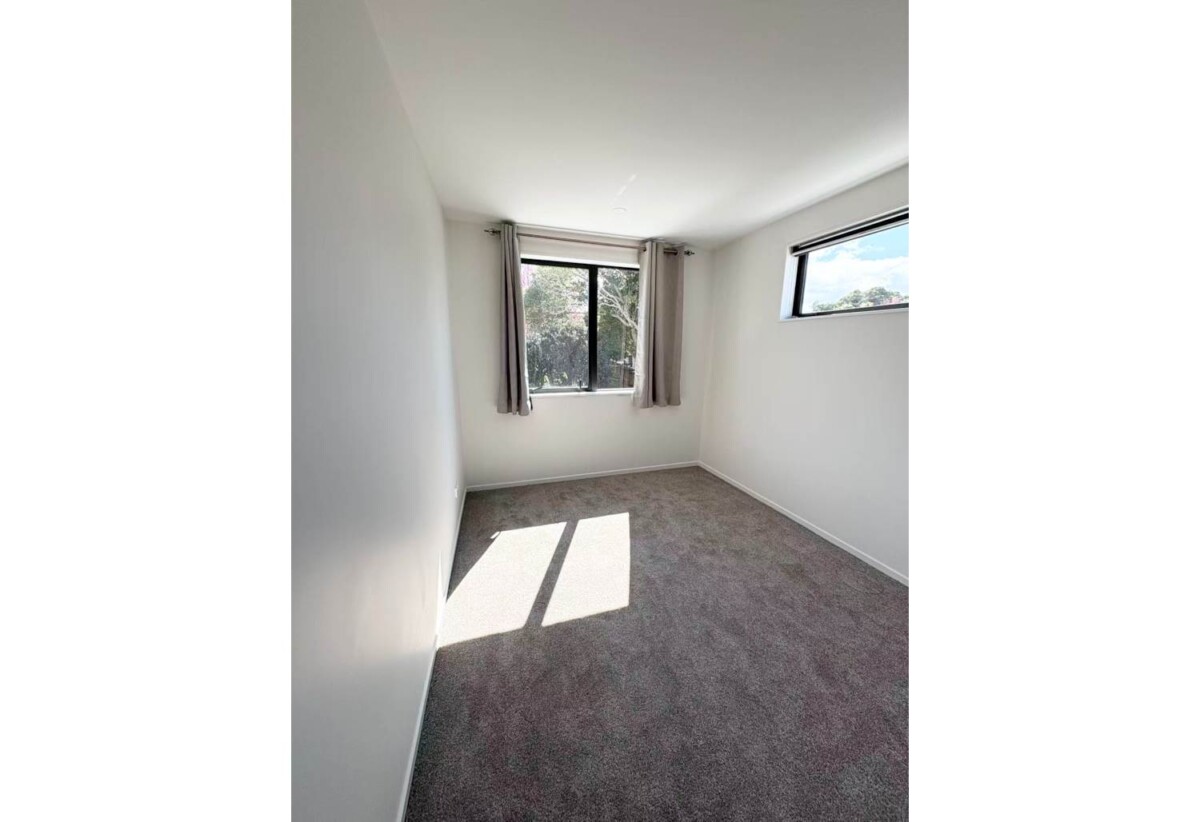 For rent, brandnew 3 bedrooms 2.5 bathrooms townhouse, 12B McQuarrie Avenue, Wattle Downs, Auckland, available now