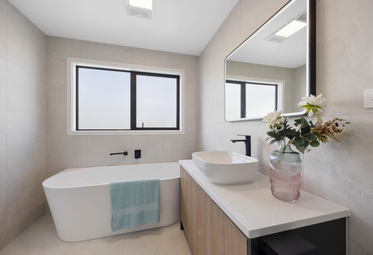 Brandnew 6 bedroom house ( 2 bedrooms with Separate living and kitchen spaces), 13 Forest Drive, Karaka, Auckland