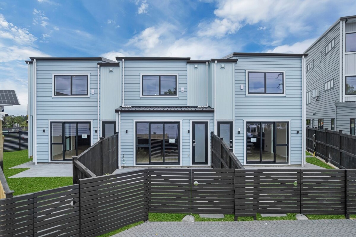 Christmas Special- Brand New 4 bedrooms home-Must Be Sold, 133-137 Bremner Road, Karaka, Auckland