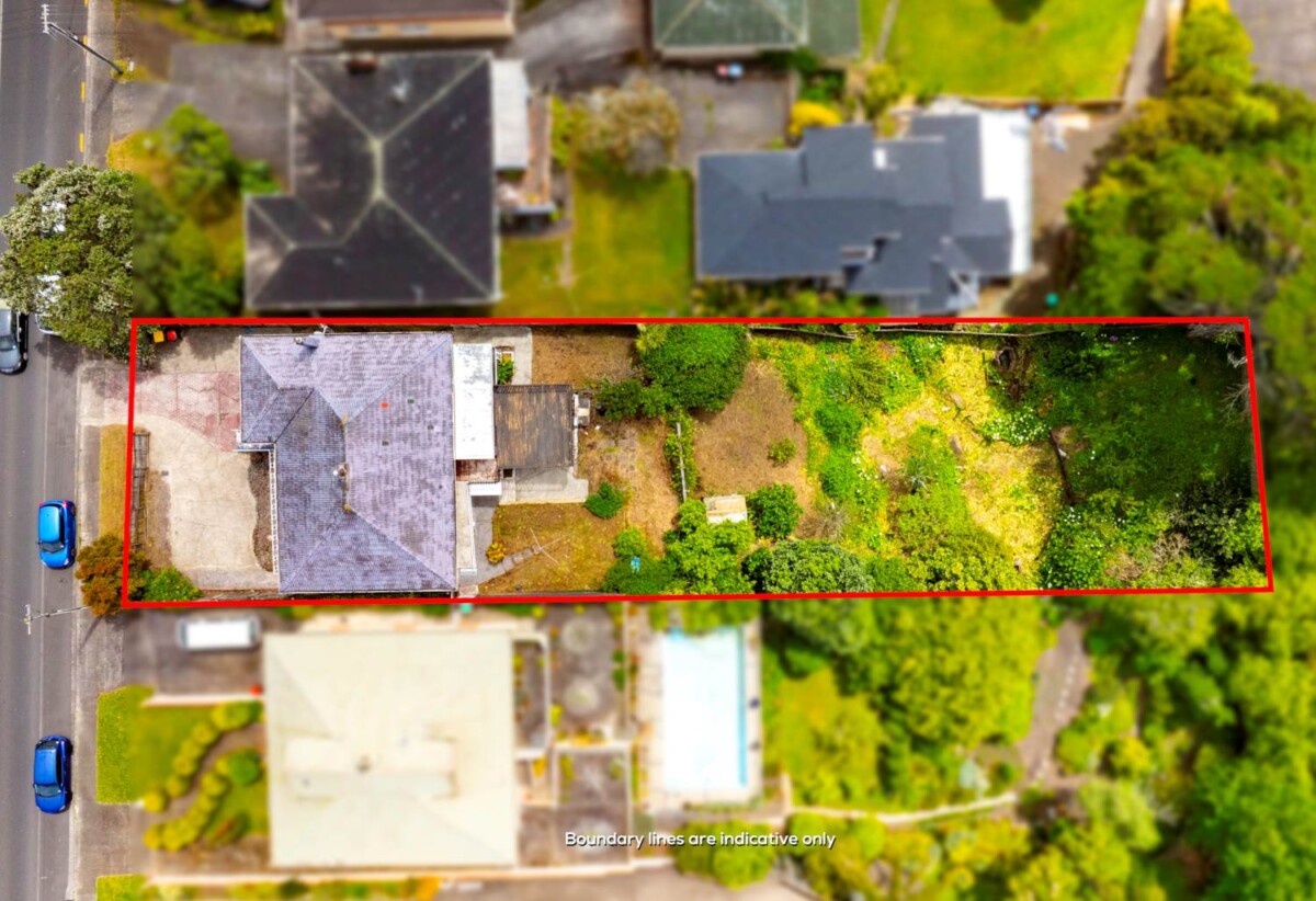 Motivated sellers, Stunning Sea & City Views, 3 beds house on 1037m², live or develop, 481 Hillsborough Road, Hillsborough, Auckland