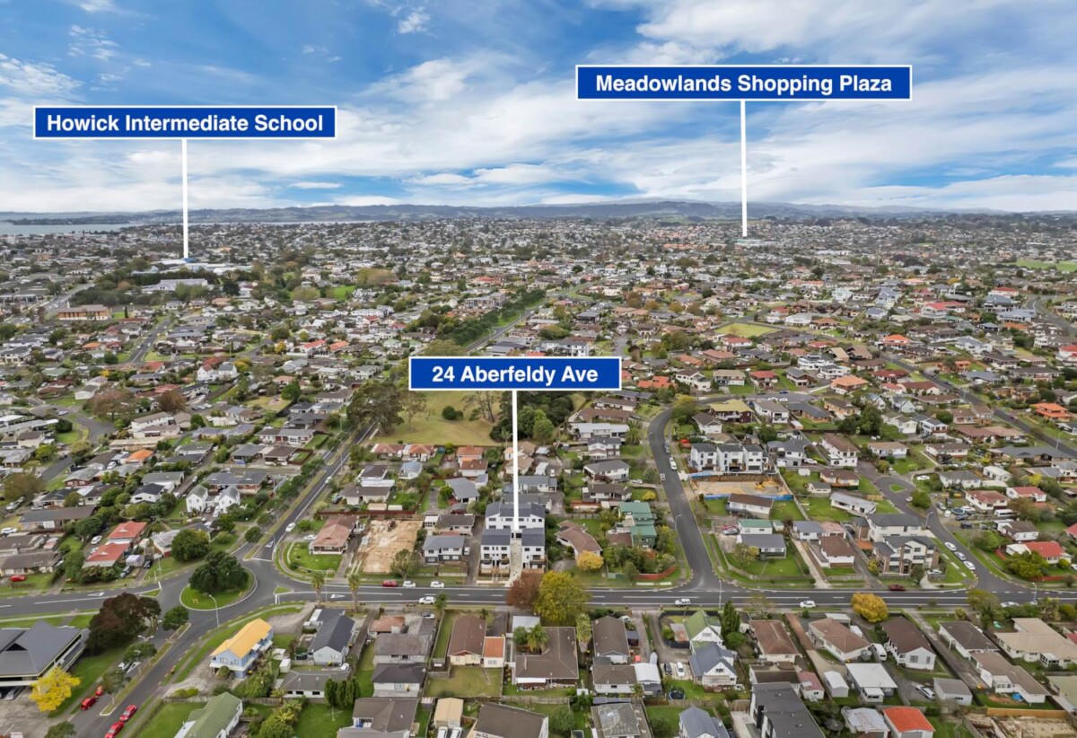 Brandnew contemporary 3-level 2 beds 2 baths townhouse, Great location, 5/24 Aberfeldy Avenue, Highland Park, Auckland