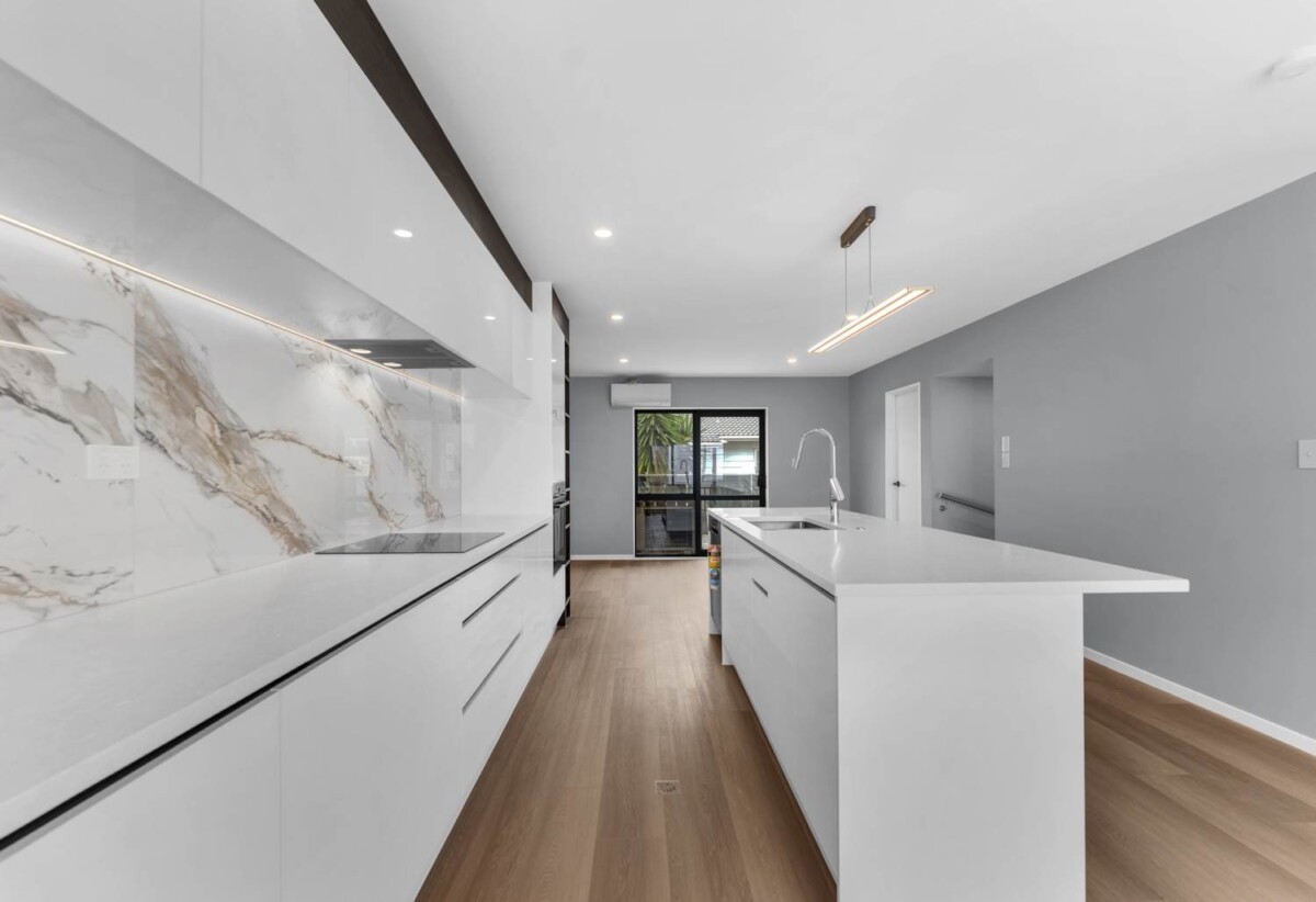 Brandnew contemporary 3-level 2 beds 2 baths townhouse, Great location, 5/24 Aberfeldy Avenue, Highland Park, Auckland