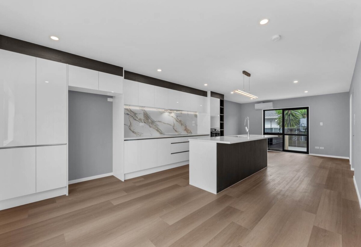 Brandnew contemporary 3-level 2 beds 2 baths townhouse, Great location, 5/24 Aberfeldy Avenue, Highland Park, Auckland