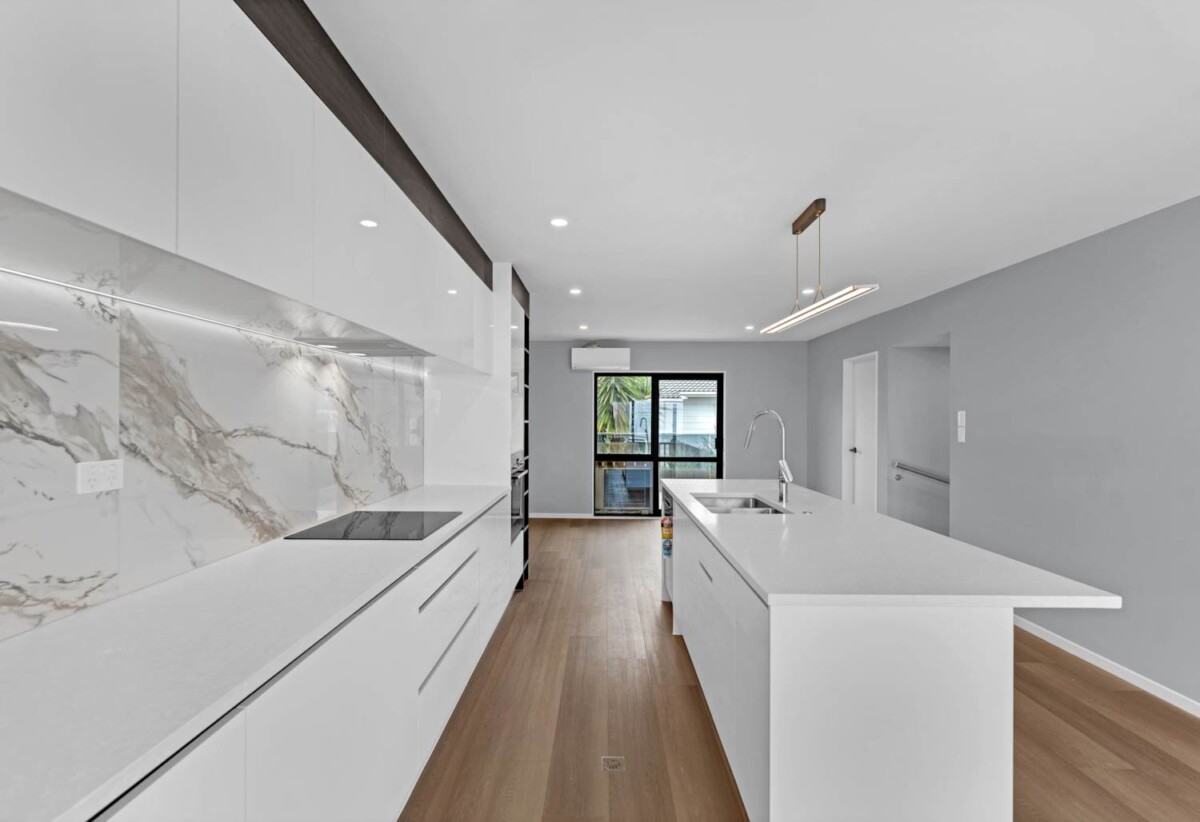 Brandnew contemporary 3-level 2 beds 2 baths townhouse, Great location, 5/24 Aberfeldy Avenue, Highland Park, Auckland