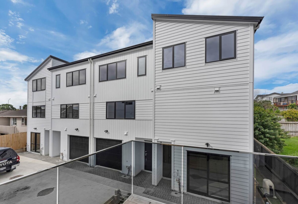 Brandnew contemporary 3-level 2 beds 2 baths townhouse, Great location, 5/24 Aberfeldy Avenue, Highland Park, Auckland