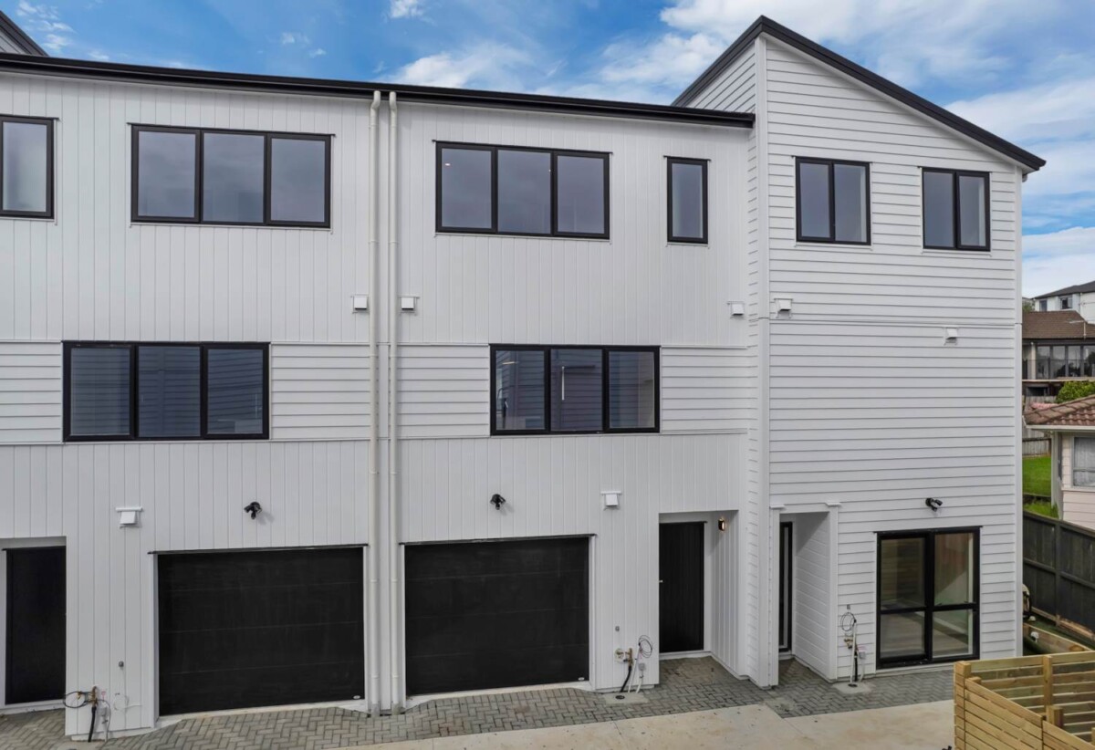 Brandnew contemporary 3-level 2 beds 2 baths townhouse, Great location, 5/24 Aberfeldy Avenue, Highland Park, Auckland