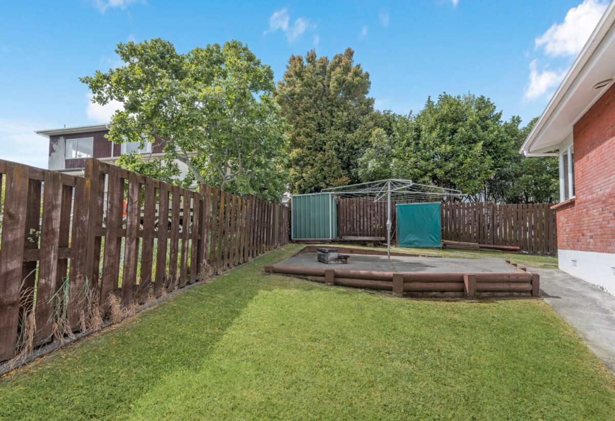 3 beds house on 875m² section, Solid Home, Prime Howick Location, 13 Juliet Avenue, Howick, Auckland