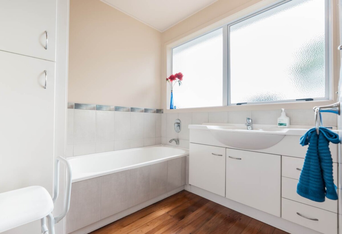 3 beds house on 875m² section, Solid Home, Prime Howick Location, 13 Juliet Avenue, Howick, Auckland
