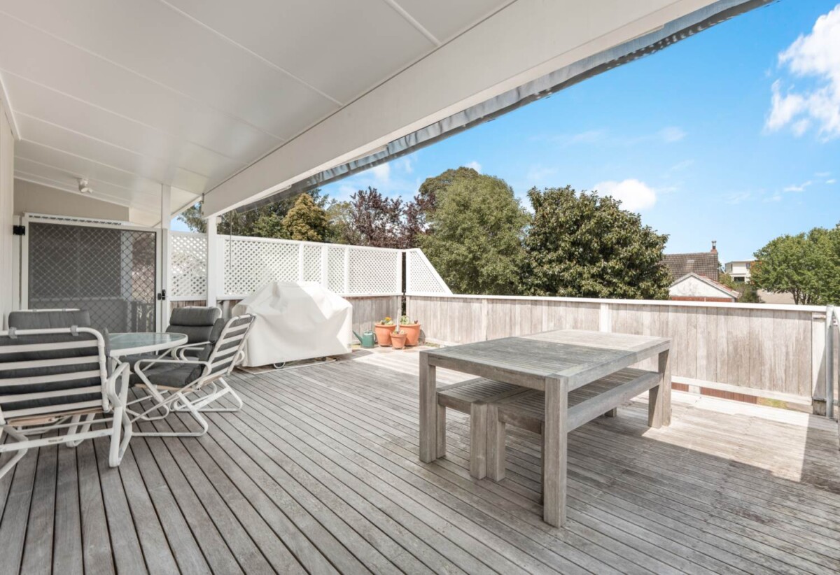3 beds house on 875m² section, Solid Home, Prime Howick Location, 13 Juliet Avenue, Howick, Auckland