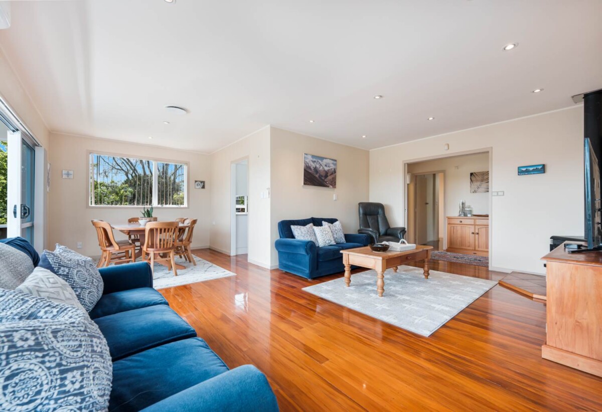 3 beds house on 875m² section, Solid Home, Prime Howick Location, 13 Juliet Avenue, Howick, Auckland