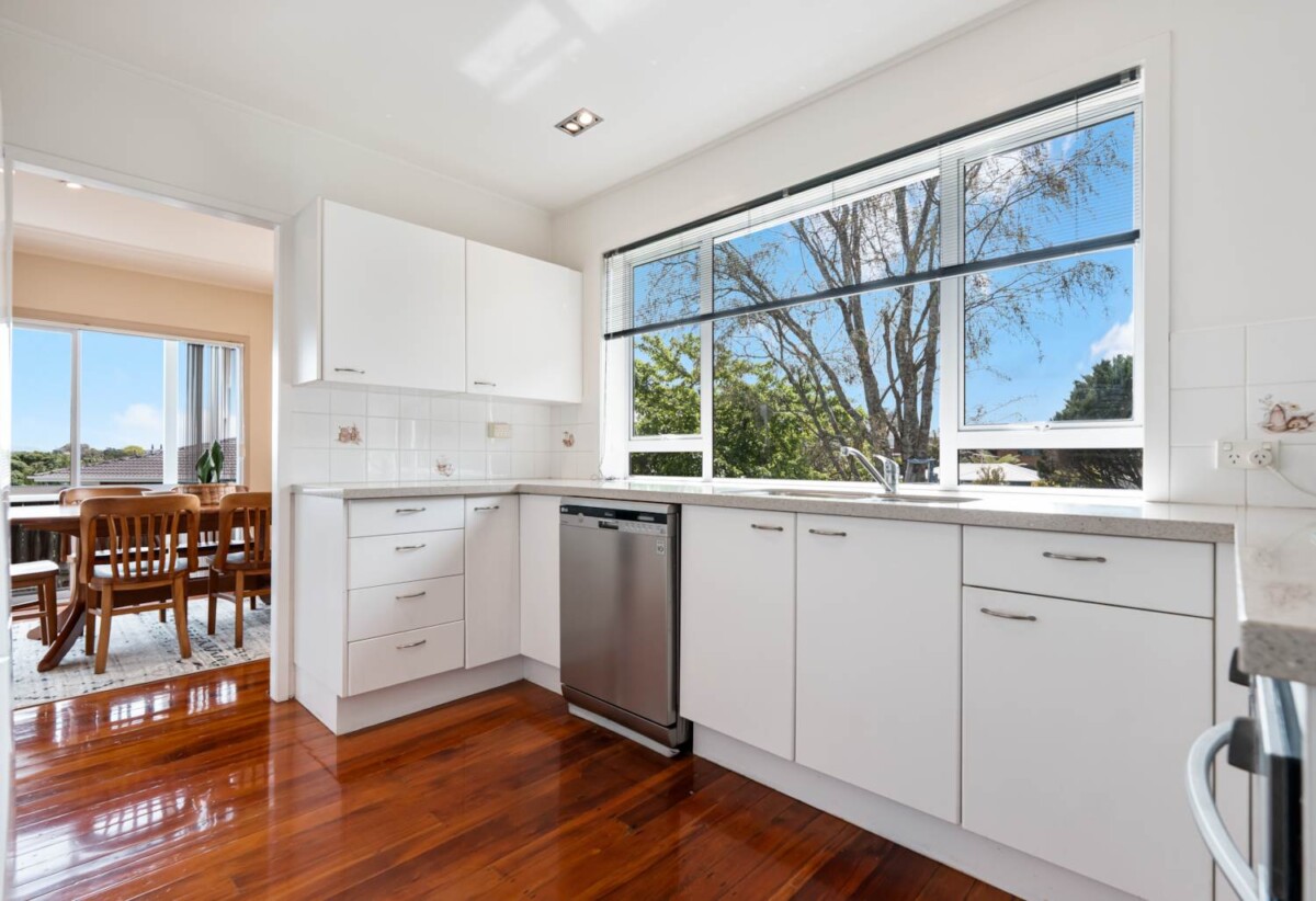 3 beds house on 875m² section, Solid Home, Prime Howick Location, 13 Juliet Avenue, Howick, Auckland