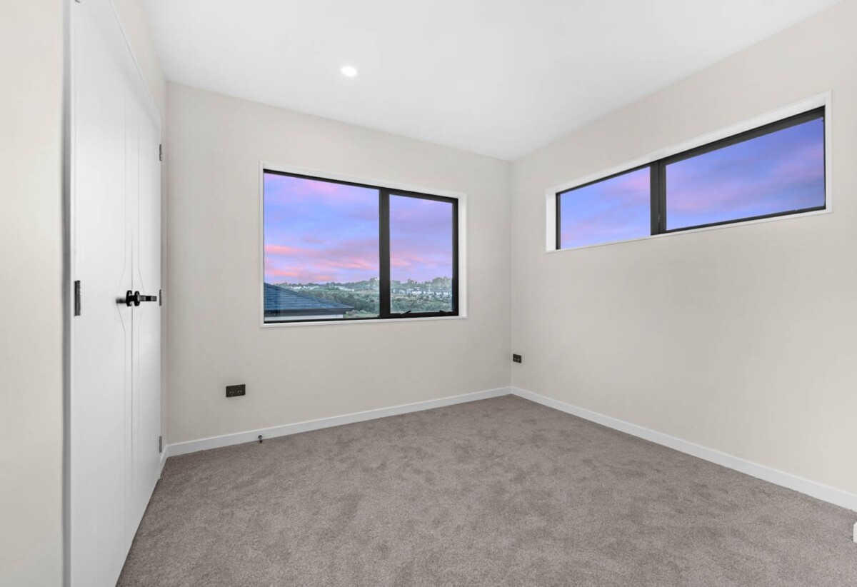 Brandnew 7 bedrooms house (include 2 bedrooms granny with own kitchen, sitting room, separate access), 29 Black Shed Road, Flat Bush, Auckland