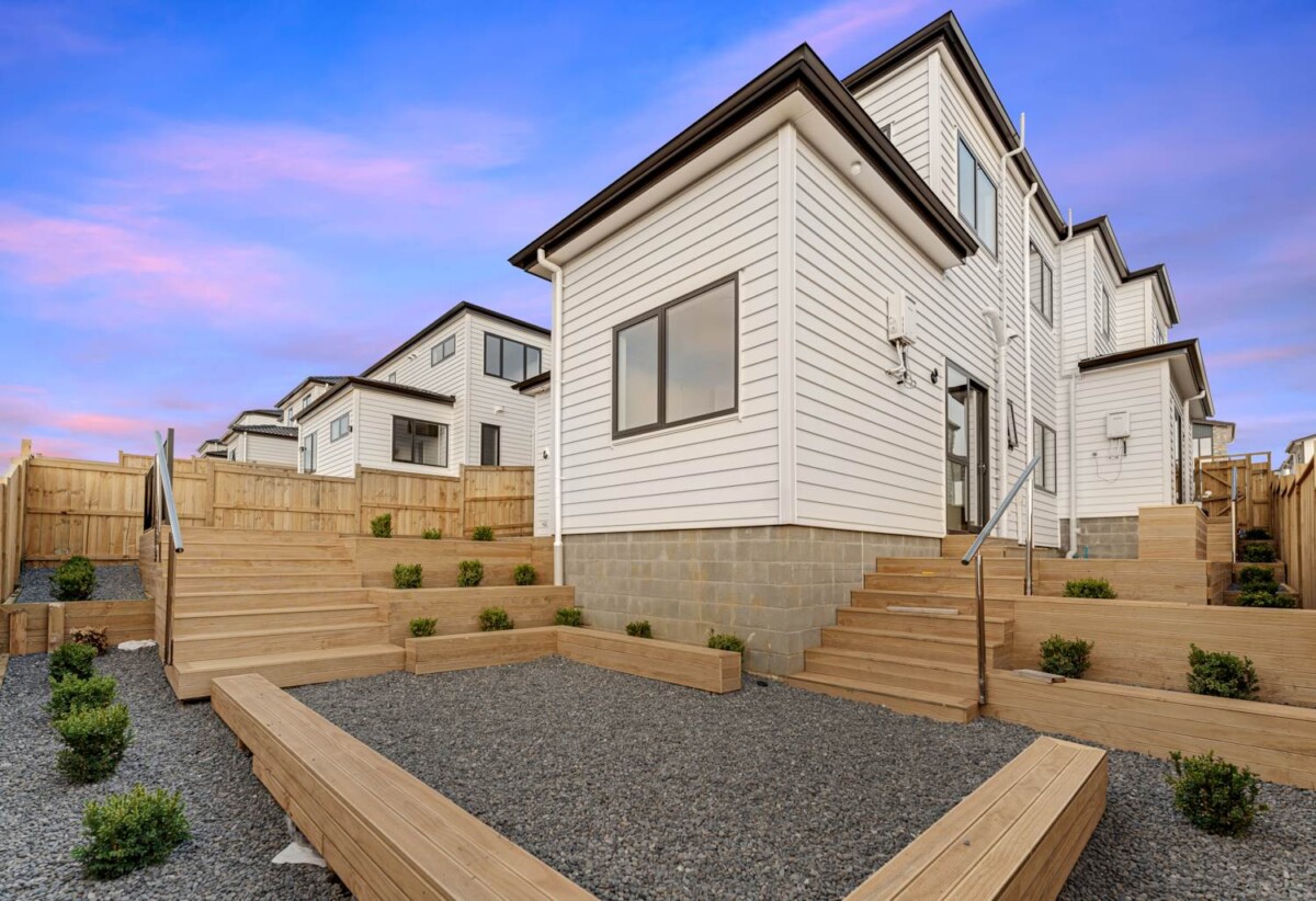 Brandnew 7 bedrooms house (include 2 bedrooms granny with own kitchen, sitting room, separate access), 29 Black Shed Road, Flat Bush, Auckland