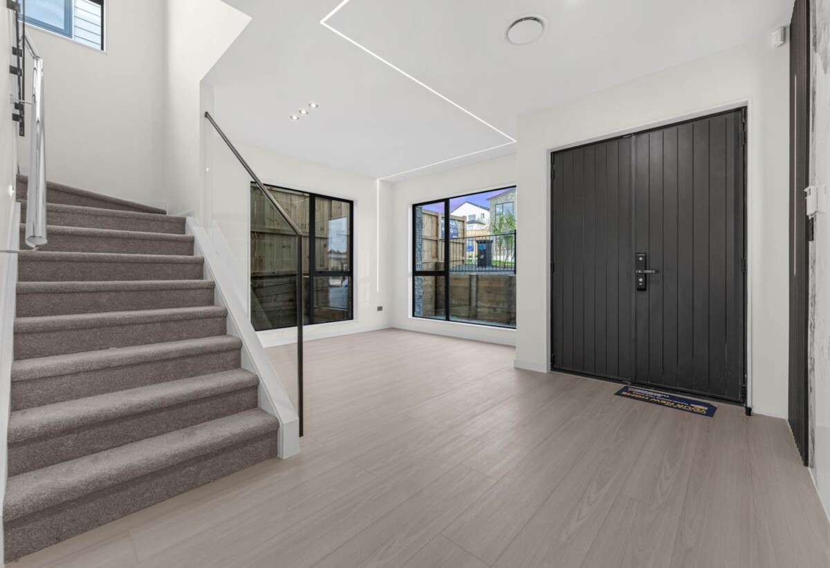 Brandnew 7 bedrooms house (include 2 bedrooms granny with own kitchen, sitting room, separate access), 29 Black Shed Road, Flat Bush, Auckland