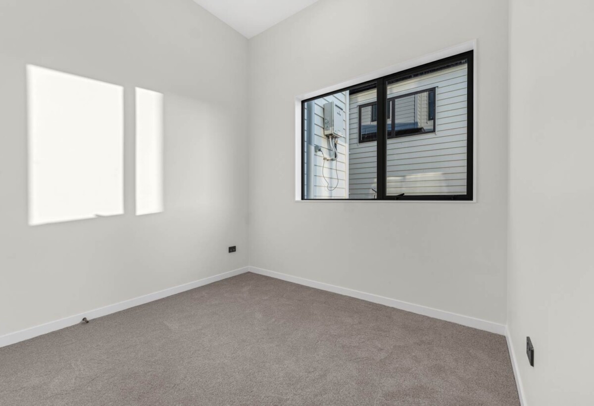 Brandnew 7 bedrooms house (include 2 bedrooms granny with own kitchen, sitting room, separate access), 29 Black Shed Road, Flat Bush, Auckland