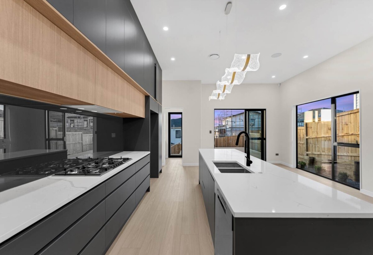 Brandnew 7 bedrooms house (include 2 bedrooms granny with own kitchen, sitting room, separate access), 29 Black Shed Road, Flat Bush, Auckland