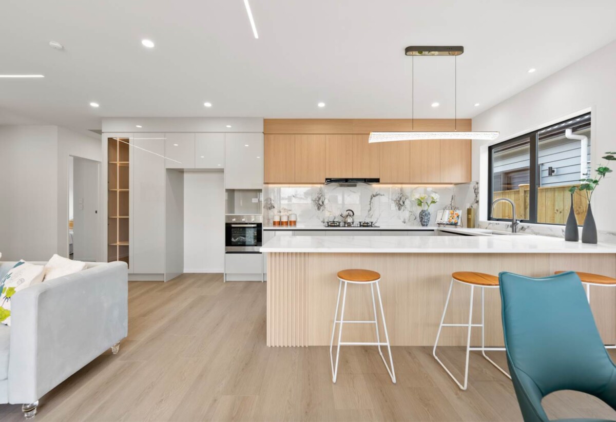Brandnew 4 bedrooms house (including a self-contained suite), 26 Putahi Crescent, Papakura, Auckland